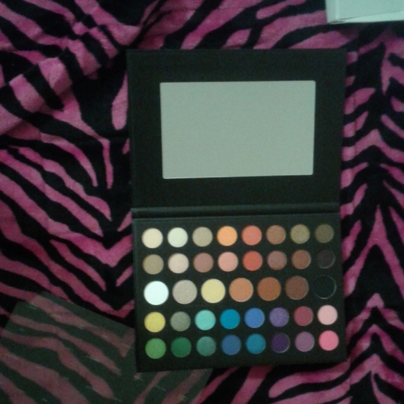 James Charles pallet - Picture 2 of 2